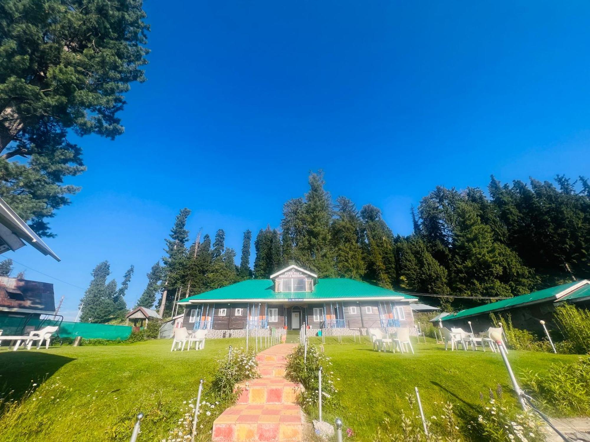 גולמארג Pine View Resort מראה חיצוני תמונה