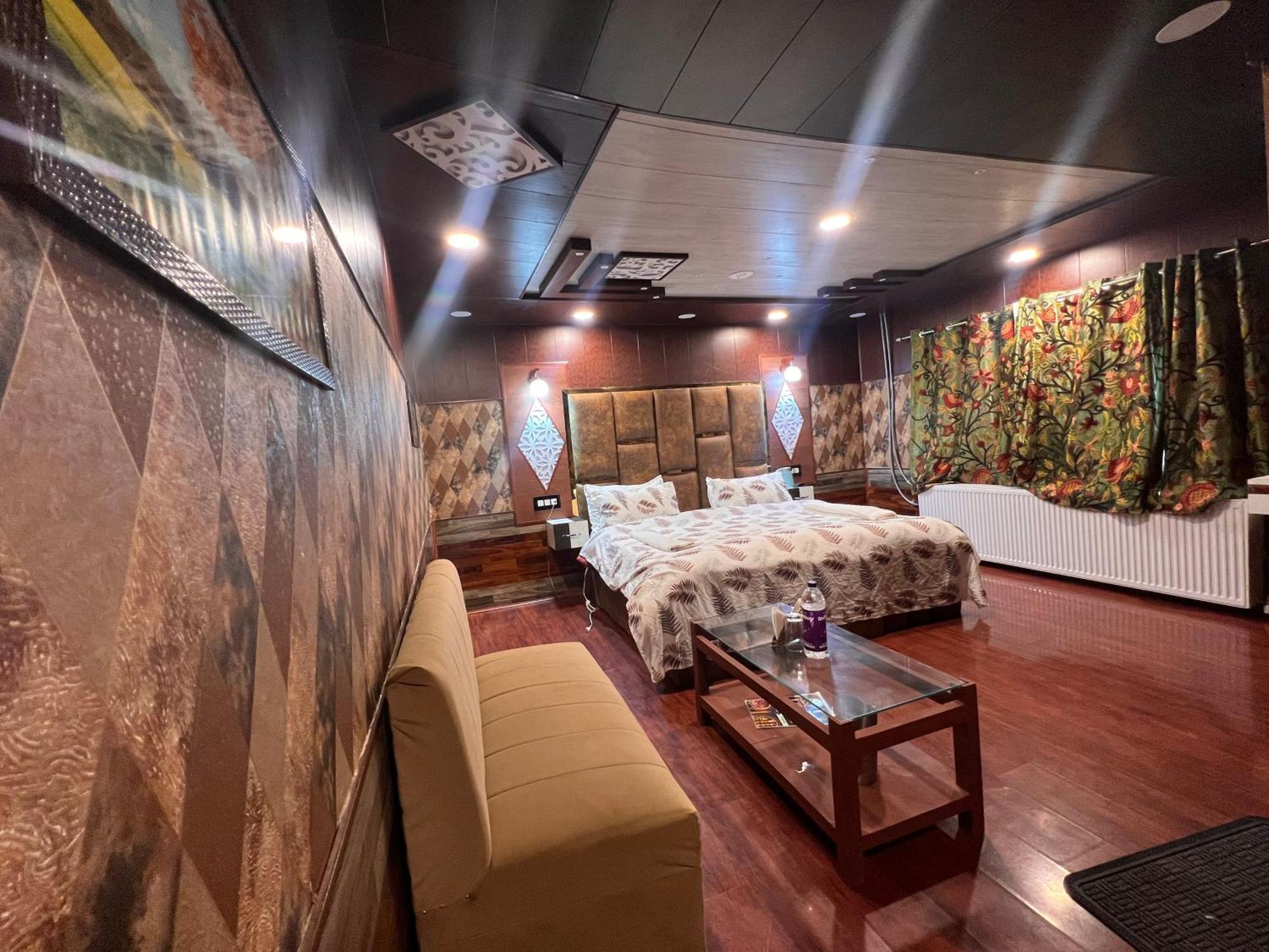 גולמארג Pine View Resort מראה חיצוני תמונה