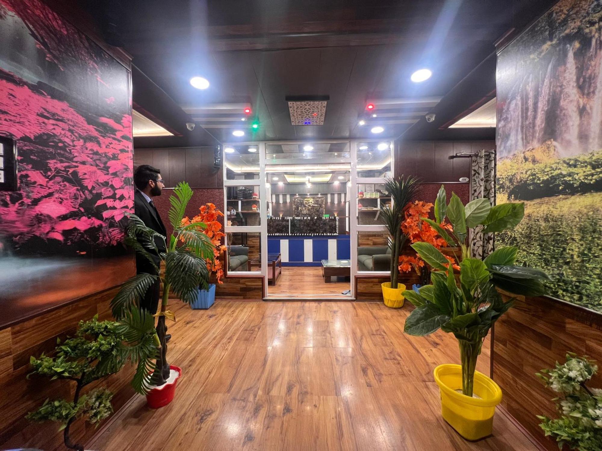 גולמארג Pine View Resort מראה חיצוני תמונה