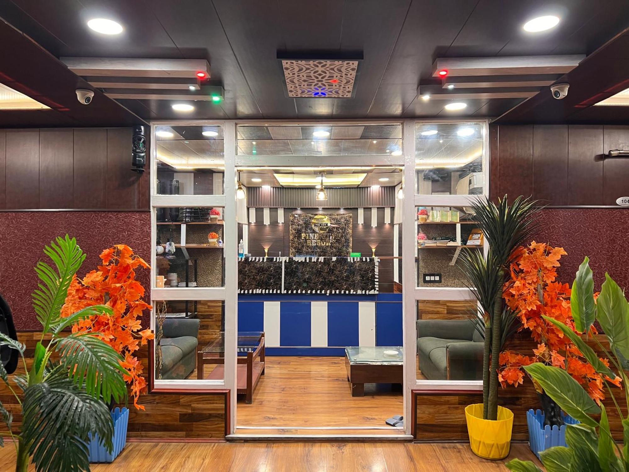 גולמארג Pine View Resort מראה חיצוני תמונה